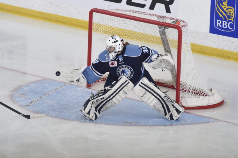 Édith D’Astous-Moreau rafle l’argent en Saskatchewan Édith D'Astous-Moreau a été solide devant la forteresse d'Équipe Québec des moins de 18 ans.