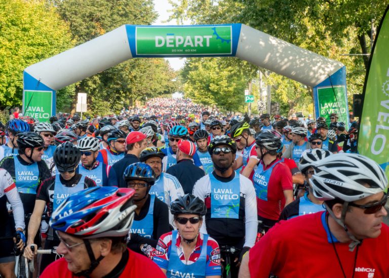 Plus de 2200 cyclistes parcourent l’est de Laval Les conditions gagnantes étaient réunies pour faire de Laval à vélo un succès sans précédent.
