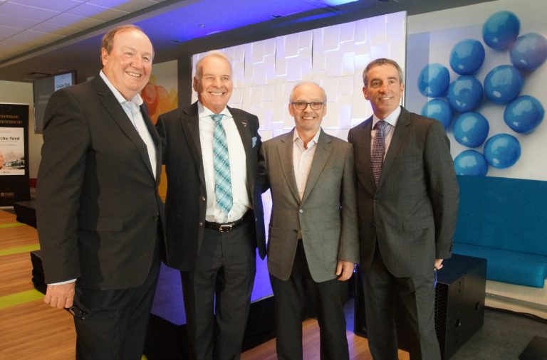 Dans l'ordre habituel, les partenaires de la première heure de Couche-Tard et toujours associés 35 ans plus tard: Richard Fortin, Alain Bouchard, Réal Plourde et Jacques D'Amour.