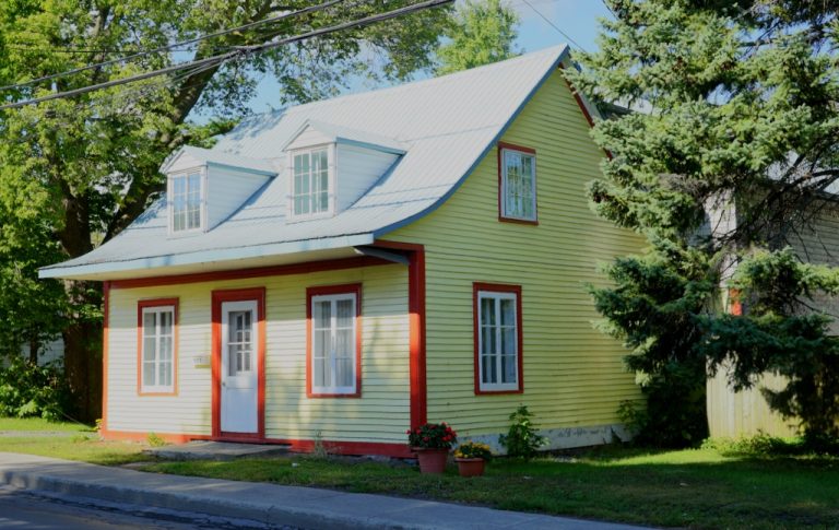 Les édifices identifiés bâtiments patrimoniaux au règlement de zonage L-2000 et au plan de zonage de la Ville de Laval sont éligibles à une subvention pour des travaux de rénovation ou de restauration.