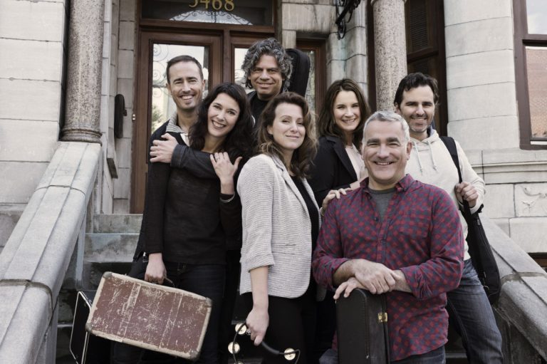 Avec le Caboose Band, les personnages tant appréciés du public prennent vie sur scène, interprétant des chansons du répertoire populaire et créations originales.