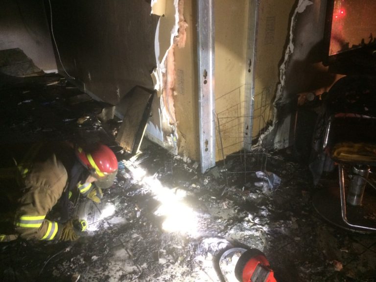 Deux autres incendies suspects sur l’île Jésus ce week-end Beaucoup d'action cette fin de semaine, notamment dans un salon de coiffure du boulevard des Laurentides, en lien avec des incendies d'origine suspecte.