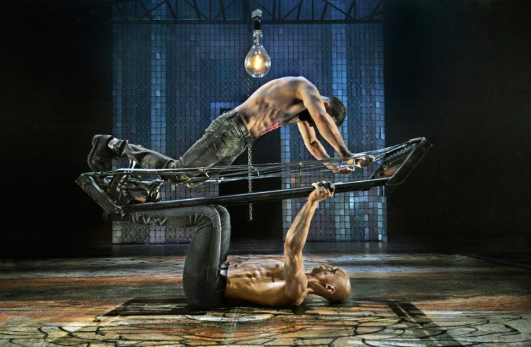 Lael Stellick et Milan Panet-Gigon revisitent comme interprètes ce véritable tour de force chorégraphique.