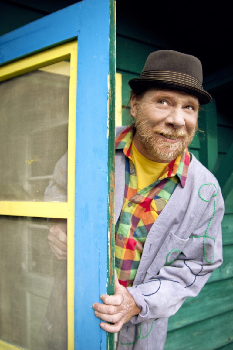 Toujours en compagnie de son Bedon Band, Henri Godon entraîne son jeune public dans un véritable délire musical.