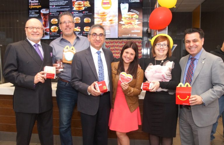 L’autisme au cœur du prochain Grand McDon Germain Lafrenière, directeur général de la Société de l’autisme et des TED de Laval, Jean-Marc Lacopo, président du conseil d'administration du Chat Botté, Albert Lévy, franchisé, Frédérique Dufort, porte-parole, Nicola Lévy, franchisée, de même que David De Cotis, vice-président du comité exécutif de la Ville de Laval, espèrent que les Lavallois participeront en grand nombre à l'événement du 3 mai.