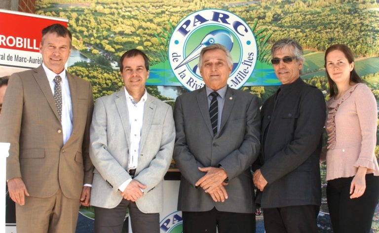 Subvention d’un million pour Éco-Nature On retrouve sur la photo, Jean Lapointe, Luc Ménard, Yves Robillard, Robert Bisson et Virginie Dufour.