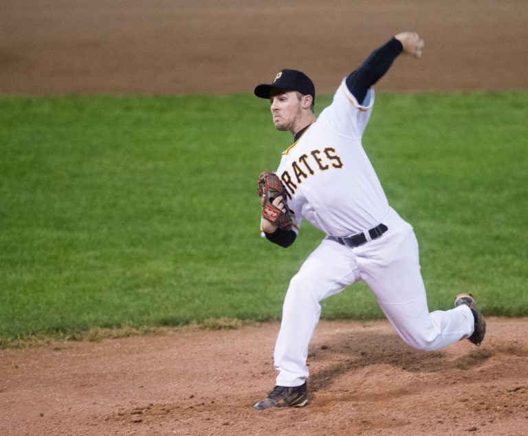 Les Pirates gagnent le premier duel Mathieu Nadeau a lancé un troisième match complet.