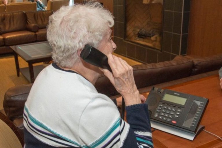 869 fraudes de tous types rapportées l’an dernier à Laval De nombreuses initiatives sont mises de l'avant pour sensibiliser les personnes aînées aux divers modes de fraude dont elles peuvent être victimes.