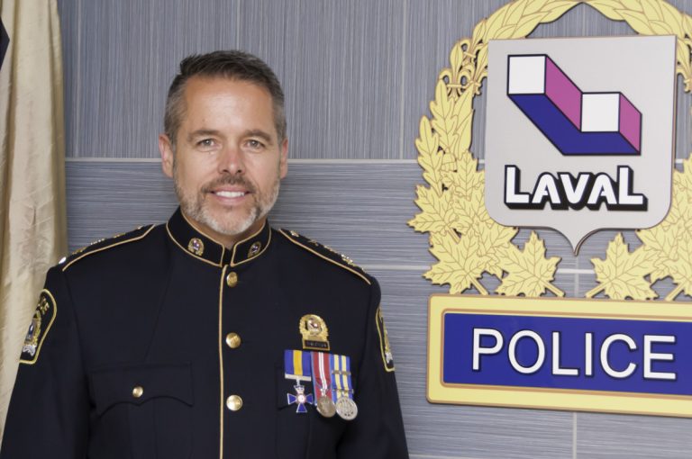 Pierre Brochet reçoit l’Ordre du mérite des corps policiers Chef de la Police de Laval depuis 2014, Pierre Brochet est l'un des deux policiers canadiens à avoir reçu cette distinction cette année.