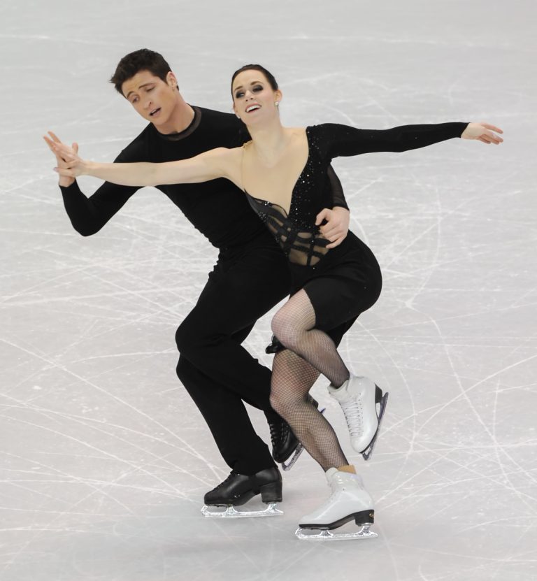 La crème des patineurs se donnent rendez-vous à la Place Bell Les champions en danse Tessa Virtue et Scott Moir pourraient prendre part à la compétition Grand Prix, à Laval.