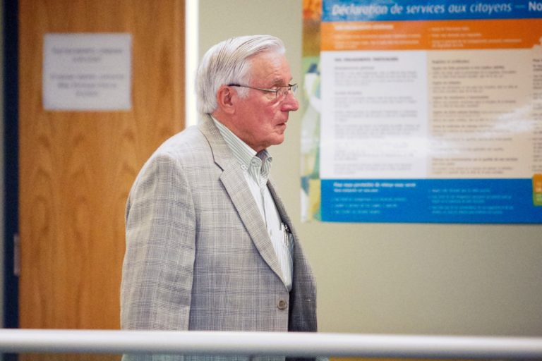 Desjardins, Mergl et Molluso plaident également coupables L'ex-entrepreneur Mike Mergl écope d'une peine de 21 mois de prison à purger dans la communauté.