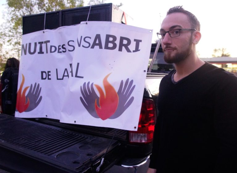 Philippe le fait pour lui-même cette fois Philippe Populus revient de loin et s'efforce de sortir définitivement de la rue.