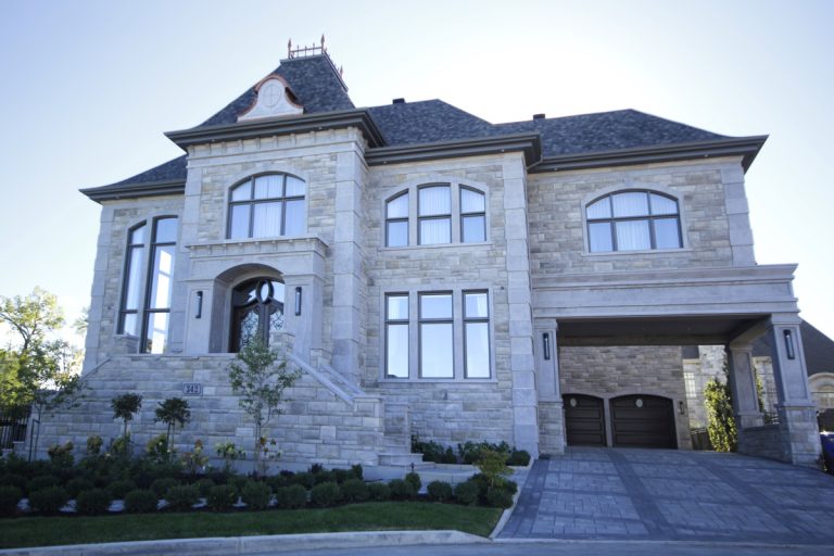 Presti Maisons Domaine des Berges a remporté le prix Domus dans la catégorie Unité d’habitation neuve ou rénovation de prestige (plus de 1 000 000 $).