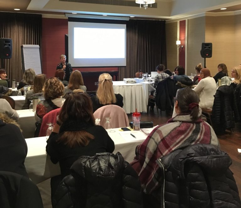 De la grande visite à Laval Raymonde Caffari-Viallon a offert une conférence sur l'accompagnement pédagogique auprès du personnel éducatif.