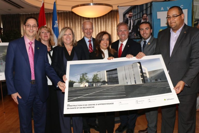 Sur la photo, on reconnaît Robin Blanchet, président du conseil d’administration du Collège Montmorency; France Lamarche, directrice des études au Collège Montmorency; Francine Charbonneau, ministre responsable de Laval; Hervé Pilon, directeur général du Collège; Eva Nassif, députée de Vimy; Jean-Claude Poissant, député de La Prairie, et secrétaire parlementaire du ministre de l’Agriculture et de l’Agroalimentaire; Jean Habel, député de Sainte-Rose; et Saul Polo, député de Laval-des-Rapides.