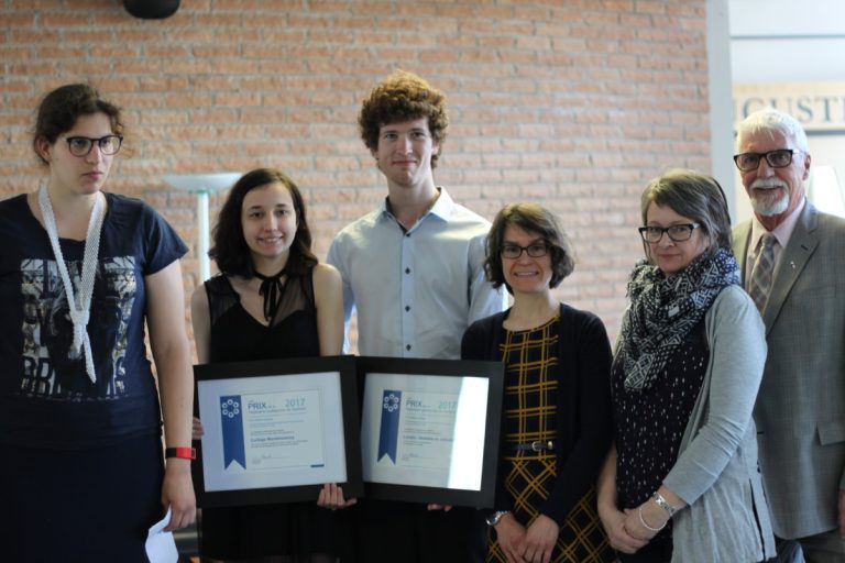 Montmorency à l’honneur pour des projets novateurs De gauche à droite, on retrouve Audrey Thérien, participante du groupe, Pamela Déom, participante, Vincent Bélair, participant, Émilie Robert, conseillère d’orientation et responsable du projet, Lili Plourde, présidente de la Fédération québécoise de l’autisme et Gilbert Dumas, conseiller municipal
