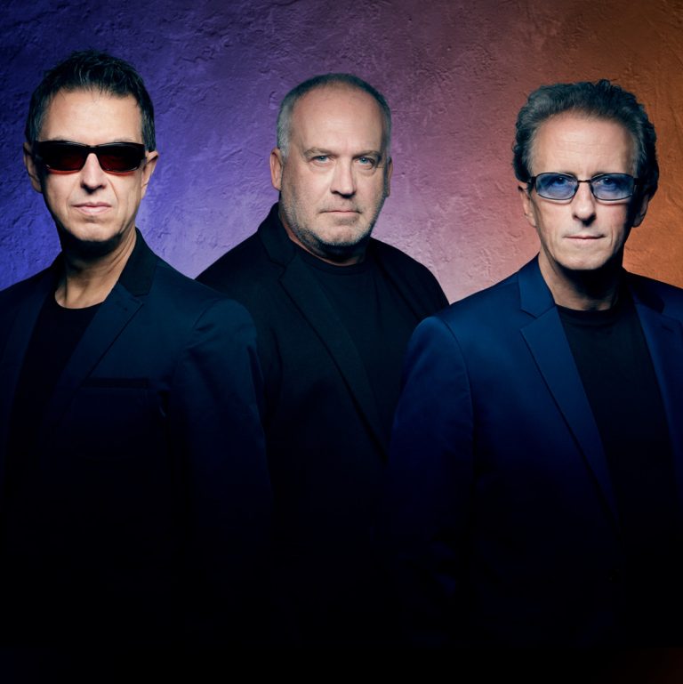 Monter encore plus haut avec UZEB Alain Caron, Paul Brochu et Michel Cusson savourent chaque seconde de ces retrouvailles du plus haut calibre musical.