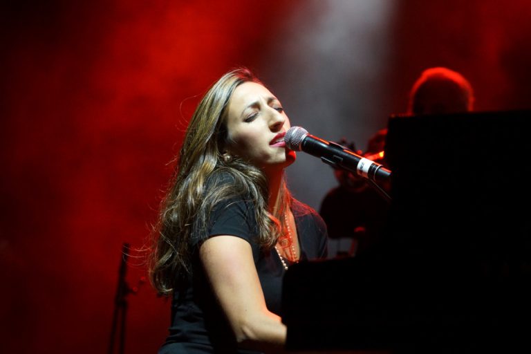 Le samedi 10 septembre, Florence K a pris la relève des musiciens de l'Orchestre symphonique de Laval durant ce grand week-end de clôture.