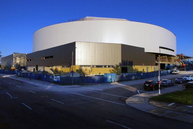 Les retombées insoupçonnées de la Place Bell L'inauguration de la Place Bell est prévue en septembre 2017.