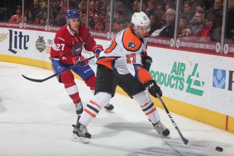 Doublé d’Adam Cracknell et victoire du Rocket Le 3 décembre, Adam Cracknell avait aussi réussi un doublé, cette fois, contre les Phantoms de Lehigh Valley.