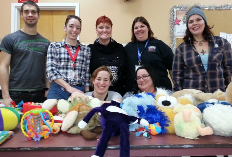 L'organisatrice Julie Therrien et son équipe de bénévoles vous attendent à la salle paroissiale Saint-Louis-de-Montfort jusqu'à 16h30 ce dimanche 22 janvier.