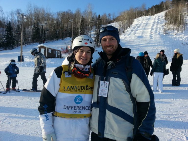 Jean-François Ménard pose en compagnie de son protégé Mikaël Kingsbury.