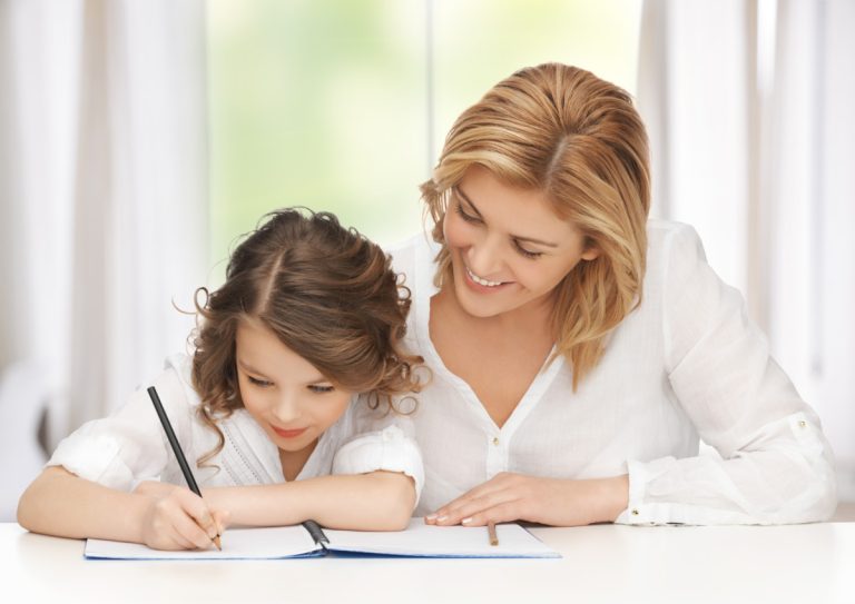 Quelques écoles abandonnent les devoirs à la maison Certains élèves lavallois ne font plus les devoirs à la maison.