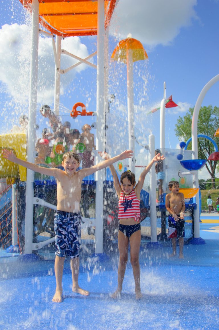 Des jeux d’eau seront ouverts pour contrer la canicule Les températures et le taux d'humidité inhabituels à venir en ce week-end de septembre ont motivé la décision des autorités municipales.