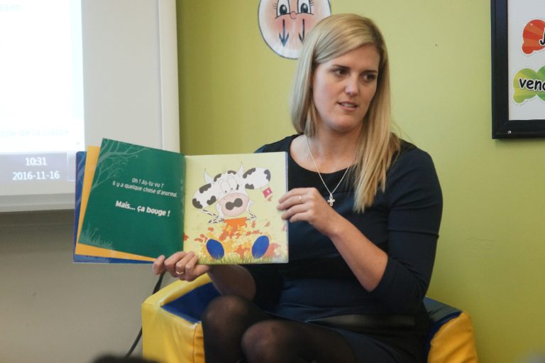 Madame Janie toujours emballée par les maternelles 4 ans Janie Émond constate les bienfaits de la maternelle 4 ans.