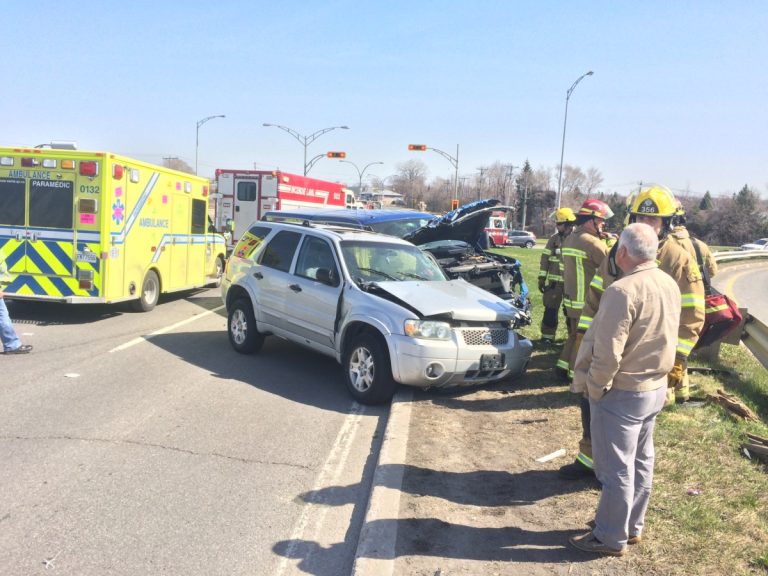 Père et fillette de 18 mois impliqués dans un accident Si la fillette n'avait pas de traumatisme visible à l'œil nu, son père a subi des blessures plus sérieuses.
