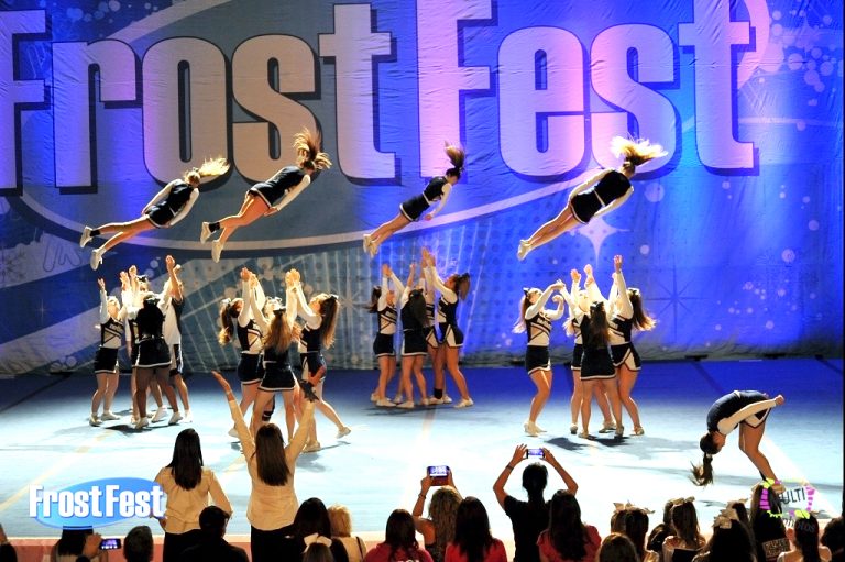 La médaille d’or pour Letendre L'équipe de cheerleading senior coed niveau 3 des Empereurs a impressionné au Complexe Claude-Robillard.