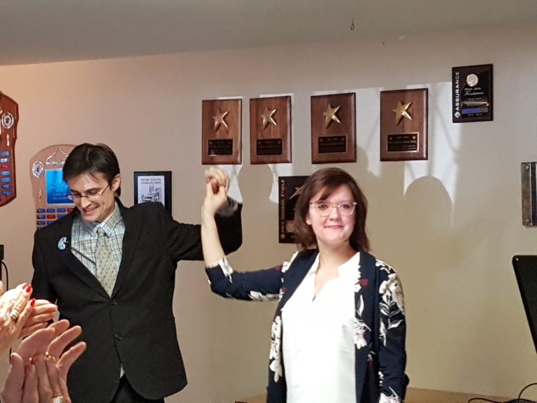 Avant même le vote, Shawn Lalande Mc Lean a décidé de laisser la voie libre à Odette Lavigne, qui est devenue la candidate désignée pour représenter le Parti québécois dans Fabre.