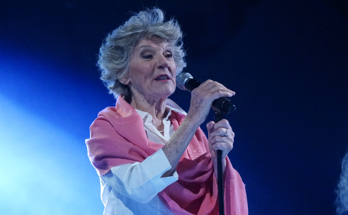 Âgée de 83 ans, Clémence Desrochers y est allée de trois chansons dont l