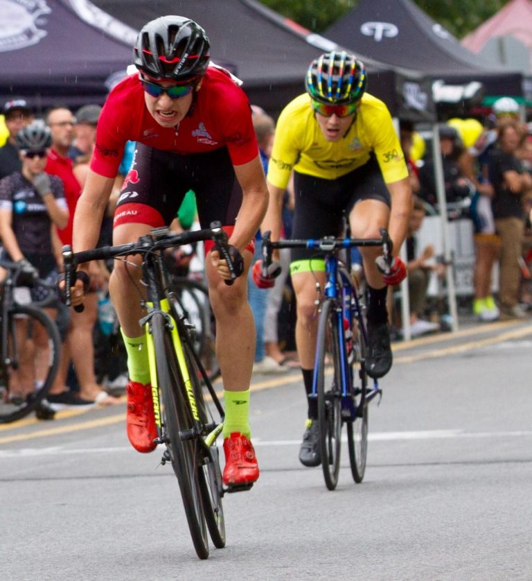 Triple maillot jaune pour Matisse Julien Le jeune cycliste Matisse Julien a tout fracassé sur son passage.