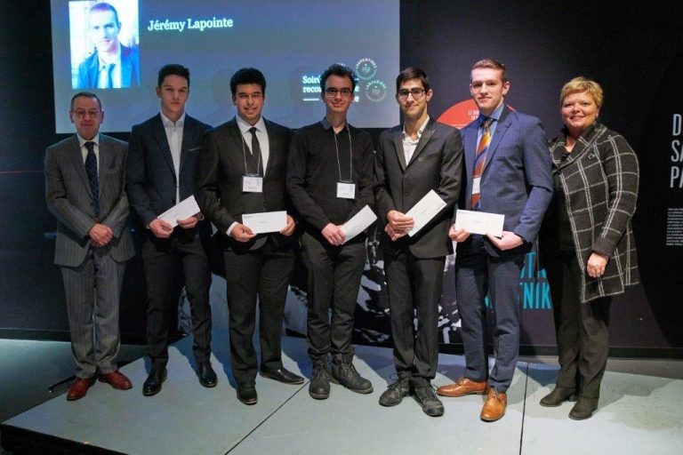 Récipiendaires de la Fondation de l’Ordre des ingénieurs Entourés d'Amar Khaled et Danielle-Gabrielle Roy, respectivement membre du comité de sélection des bourses Avenir-Relève et directrice générale de la Fondation de l’Ordre des ingénieurs du Québec, on reconnaît dans l'ordre habituel les boursiers Olivier Fournier, Alexandre Florio, Vlad Drelciuc, tous trois Lavallois, Mathieu Chayer et Jeremy Lapointe, tous deux de Repentigny.