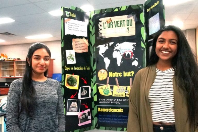 Trois Lavallois s’imposent à la finale canadienne de l’Expo-Sciences Taushia Siddique et Thanusha Balasubramaniyam ont connu du succès à la finale nationale.