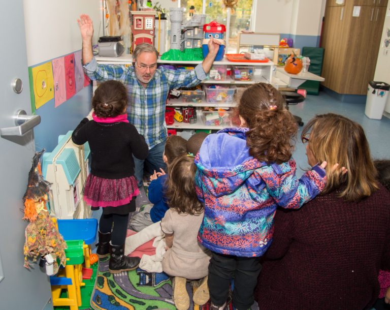 Jean-Pierre Germain accueille 76 bambins au CPE Youpi.