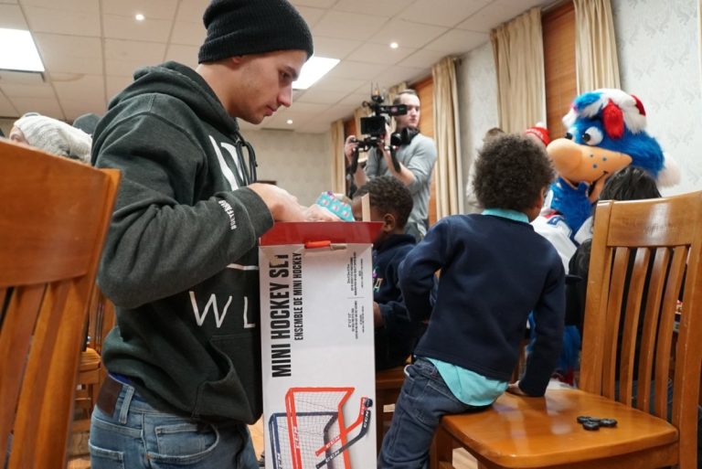 Tout comme les joueurs du Rocket de Laval, L'Entraide Pont-Viau et Laval-Des-Rapides prône la solidarité, le respect et l’entraide, ainsi que la reconnaissance d’autrui.