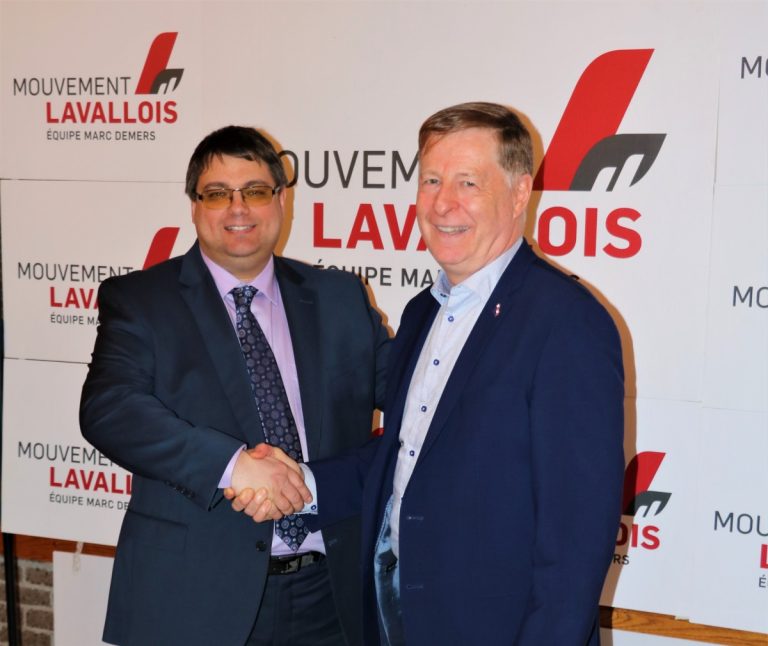 Le président du ML candidat dans Saint-François Le président du Mouvement lavallois et candidat dans Saint-François, Éric Morasse, en présence du chef du parti et maire de Laval, Marc Demers.