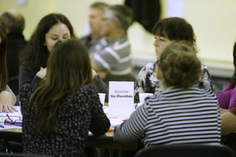 Redynamiser les quartiers de l’ouest de Laval Les citoyens de l'Ouest de Laval ont fait quelques propositions, afin de mieux vivre dans leur quartier.