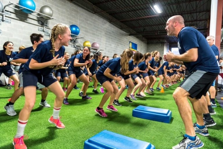 Le Collège Laval amasse près de 20 000 $ Les élèves du Collège Laval relèvent avec brio l'Ultime entraînement de la GRC.