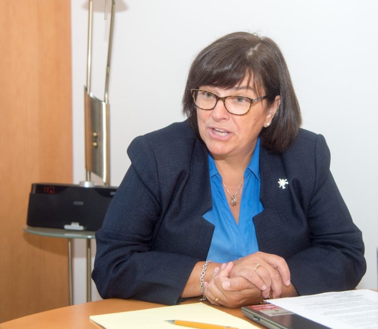 La CSDL espère obtenir sa part du gâteau Louise Lortie a bien hâte de connaître le montant d'argent qui sera alloué à la CSDL.