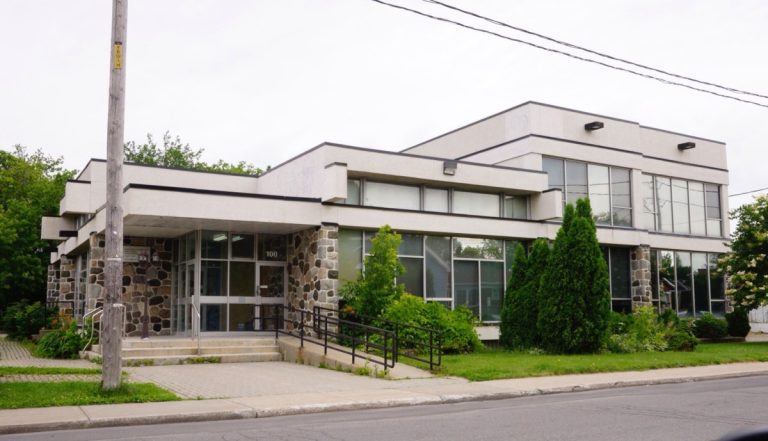 Même si le gouvernement vient d'annoncer un réinvestissement de 41,5 M$ dans les CPE à travers le Québec, les temps sont durs.