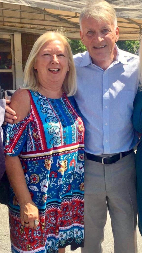 Une ex-candidate du PQ rejoint l’équipe de Gobé Candidate d'Action Laval dans le district Auteuil, Rachel Demers en présence du chef Jean-Claude Gobé.