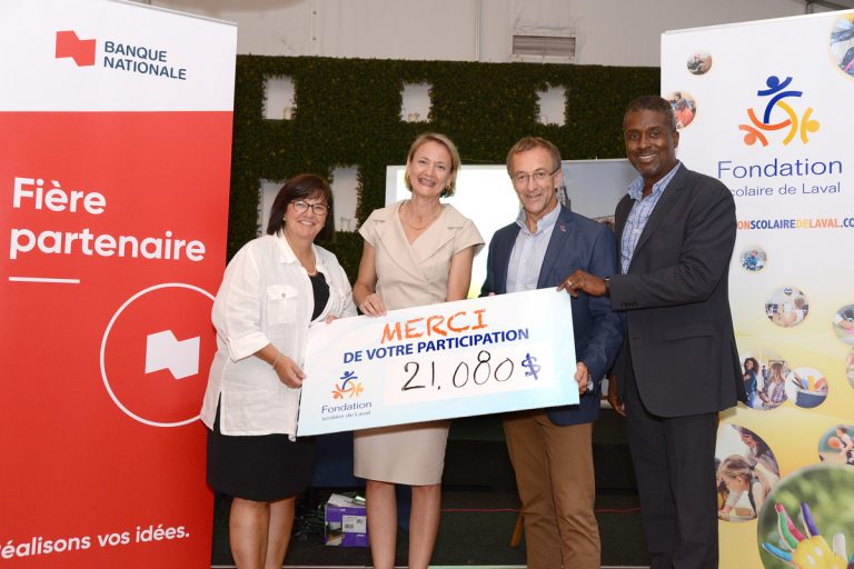 Plus de 20 000 $ amassés pour les élèves lavallois Sur la photo, on aperçoit Louise Lortie, présidente de la CSDL, Reine Lafond, présidente de la Fondation, Mario Cantin, président d'honneur, et Yves-Michel Volcy, directeur général de la CSDL.