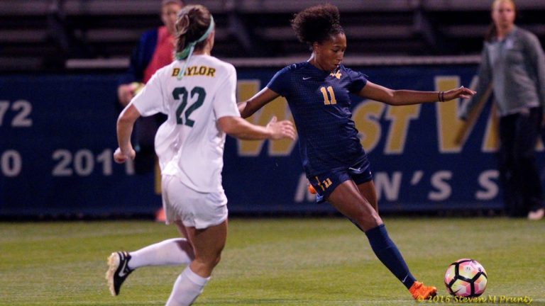 Amandine Pierre-Louis vibrera au rythme du Final Four Amandine Pierre-Louis tentera d'aider l'Université West Virginia à remporter son premier championnat.