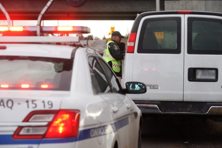 18 infractions en 4 heures pour l’usage du cellulaire au volant Pour une deuxième année, cette opération visait la sécurité routière compromise notamment par l'utilisation du cellulaire au volant.