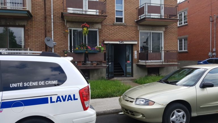 10 arrestations et adresses frappées dans une opération antidrogue La Police de Laval a frappé deux adresses sur son territoire, sur les rues Lahaie et Saint-Hubert, à Pont-Viau.