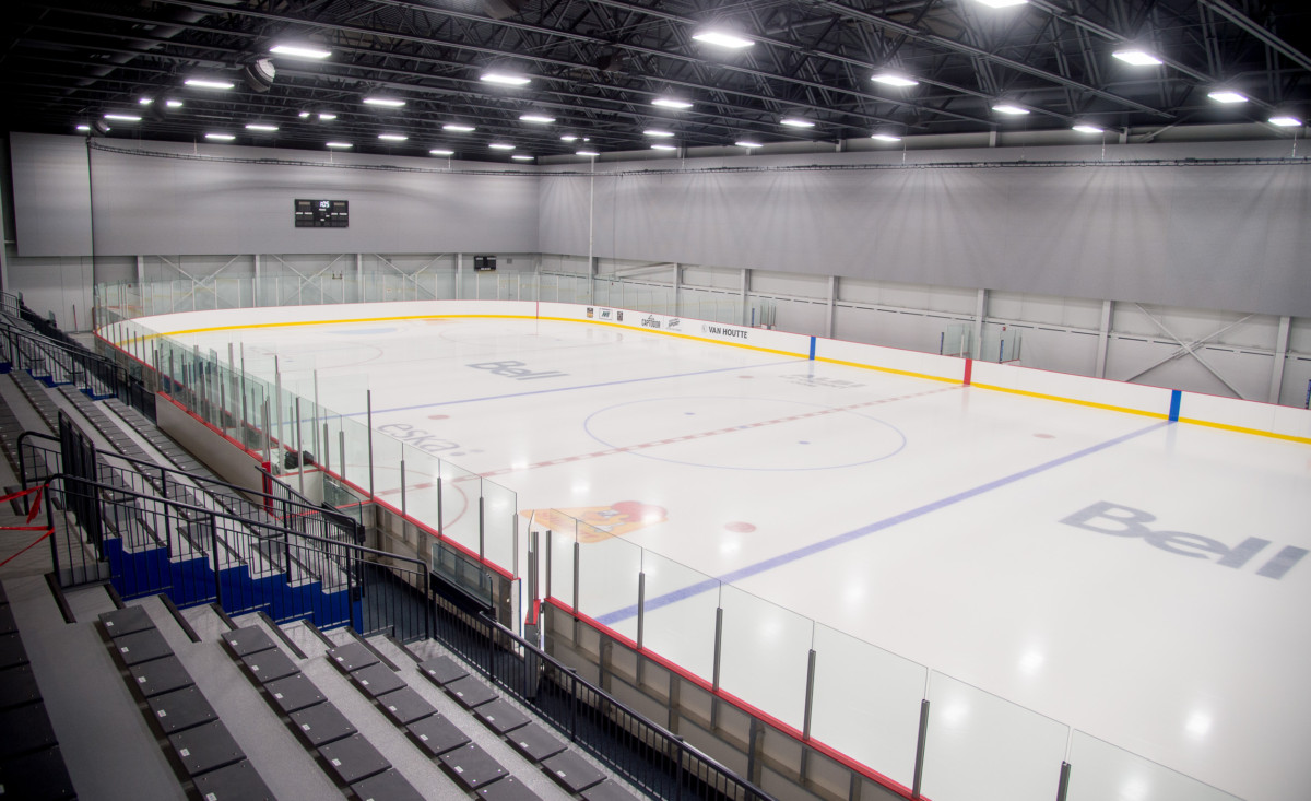 Cette nouvelle patinoire accueillera le hockey, la ringuette et le patinage artistique.