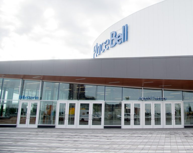 Gobé se montre très critique envers Demers et la Place Bell La Place Bell a été officiellement inaugurée le 31 août.